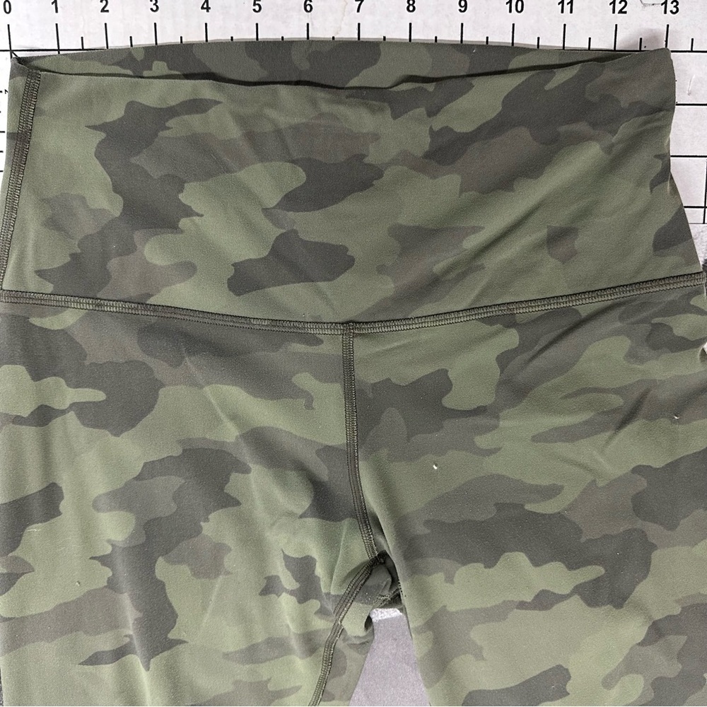 Lululemon sz 8 camo pattern leggings A14 - Picture 4 of 5